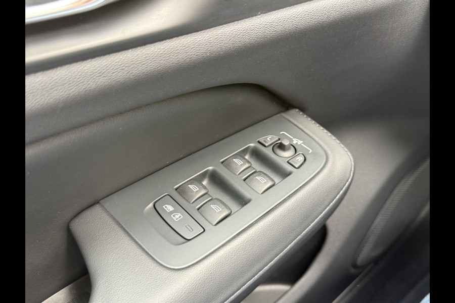 Volvo V60 2.0 B4 Plus Dark | CarPlay | ACC | H/K Audio | Memory | 19 inch
