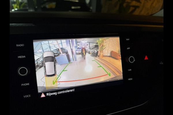Volkswagen Polo 1.0 TSI Style|IQ.Light|Carplay|Virtual Cockpit|Keyless|Camera|Alcantara|Adaptieve Cruise|StoelVW|Rijklaar