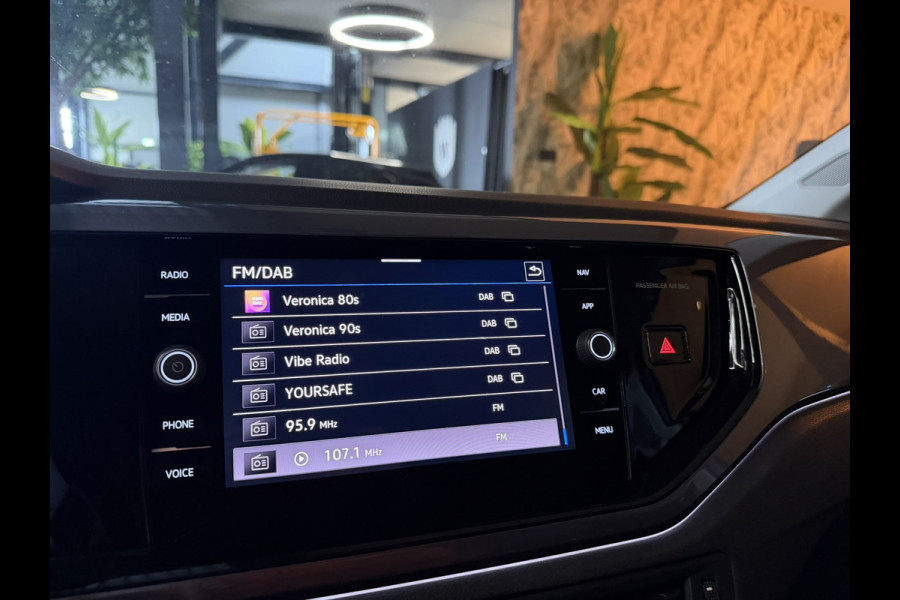 Volkswagen Polo 1.0 TSI Style|IQ.Light|Carplay|Virtual Cockpit|Keyless|Camera|Alcantara|Adaptieve Cruise|StoelVW|Rijklaar