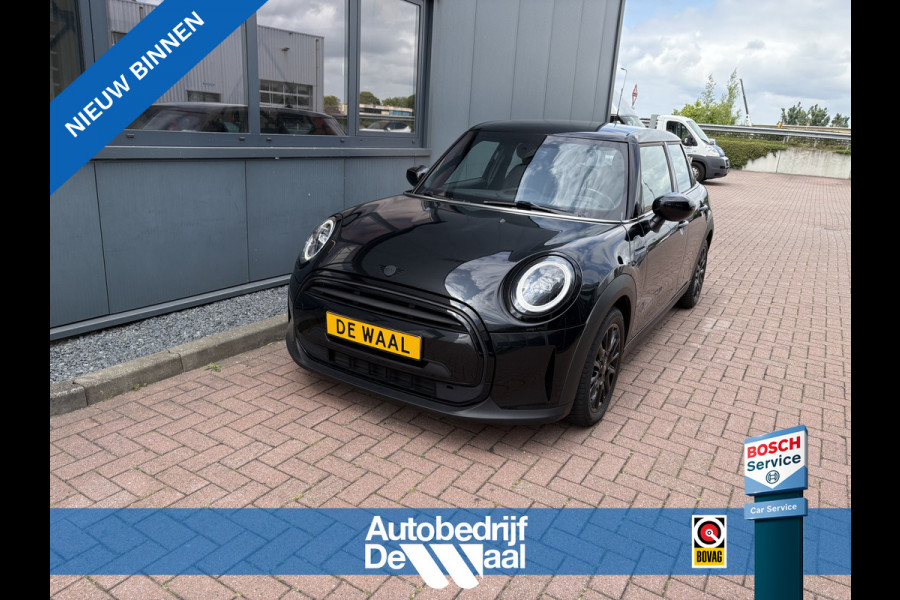 MINI 5-deurs 1.5 Automaat 136pk Cooper 5-drs. LEDER/NAVI/CARPLAY/CLIMA/PDC/LED