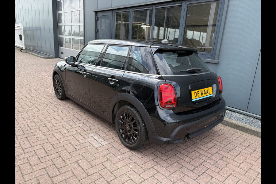 MINI 5-deurs 1.5 Automaat 136pk Cooper 5-drs. LEDER/NAVI/CARPLAY/CLIMA/PDC/LED