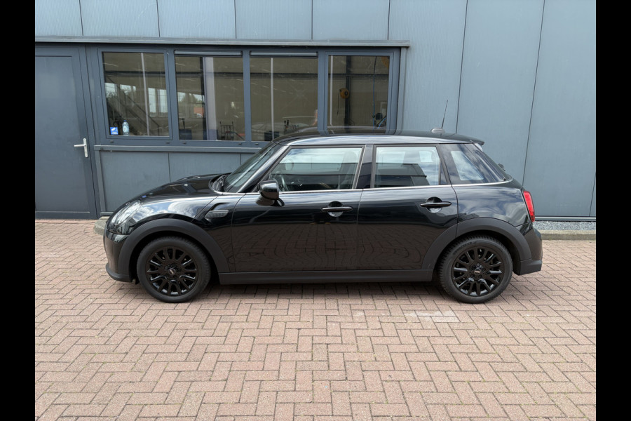MINI 5-deurs 1.5 Automaat 136pk Cooper 5-drs. LEDER/NAVI/CARPLAY/CLIMA/PDC/LED