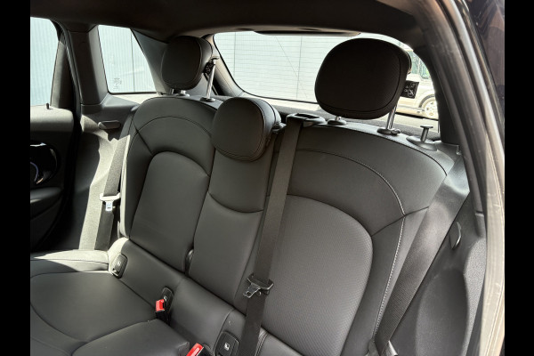 MINI 5-deurs 1.5 Automaat 136pk Cooper 5-drs. LEDER/NAVI/CARPLAY/CLIMA/PDC/LED