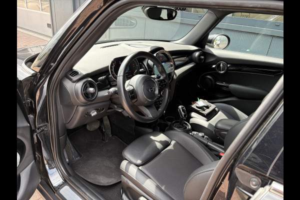 MINI 5-deurs 1.5 Automaat 136pk Cooper 5-drs. LEDER/NAVI/CARPLAY/CLIMA/PDC/LED