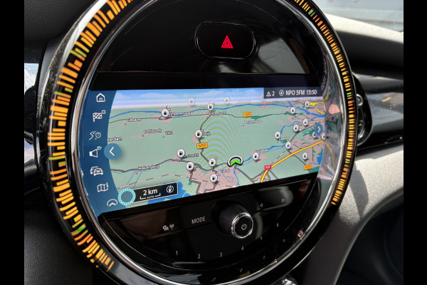 MINI 5-deurs 1.5 Automaat 136pk Cooper 5-drs. LEDER/NAVI/CARPLAY/CLIMA/PDC/LED