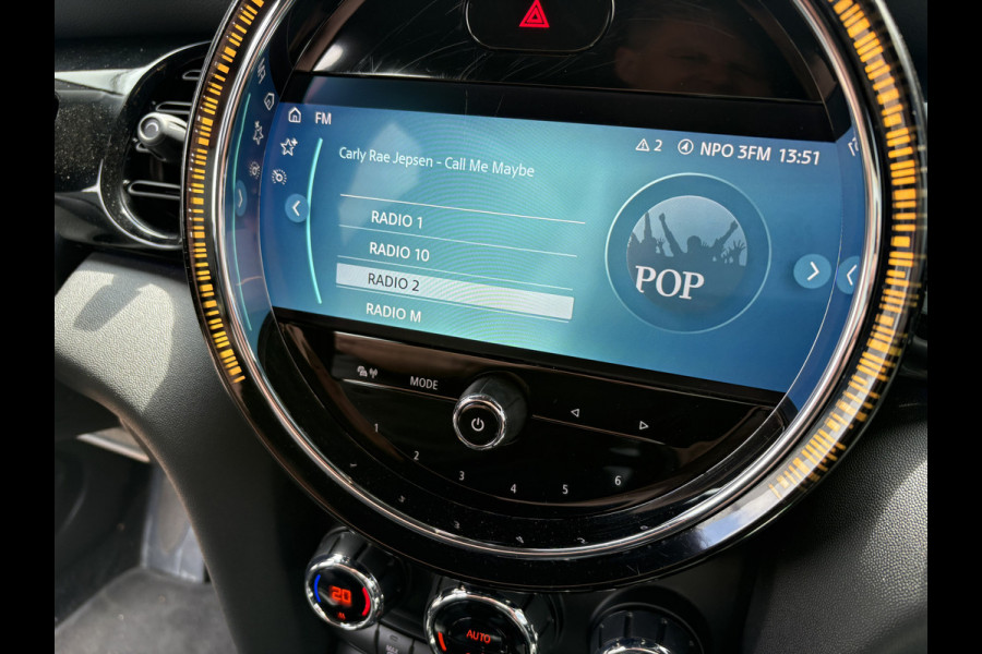 MINI 5-deurs 1.5 Automaat 136pk Cooper 5-drs. LEDER/NAVI/CARPLAY/CLIMA/PDC/LED