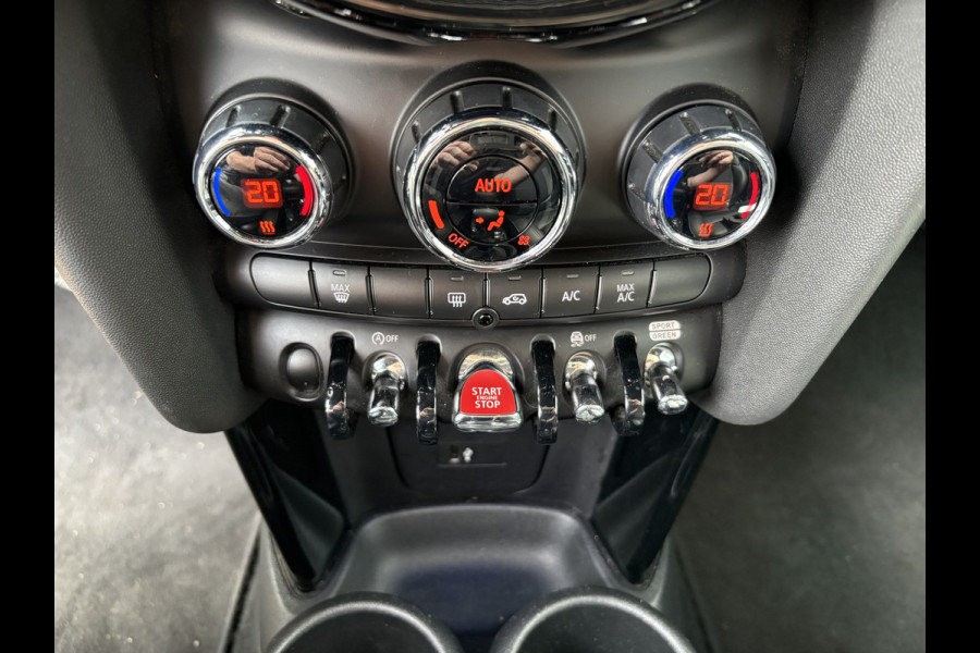 MINI 5-deurs 1.5 Automaat 136pk Cooper 5-drs. LEDER/NAVI/CARPLAY/CLIMA/PDC/LED
