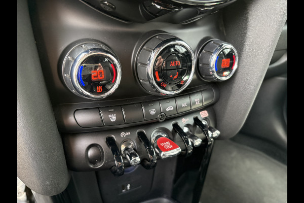 MINI 5-deurs 1.5 Automaat 136pk Cooper 5-drs. LEDER/NAVI/CARPLAY/CLIMA/PDC/LED