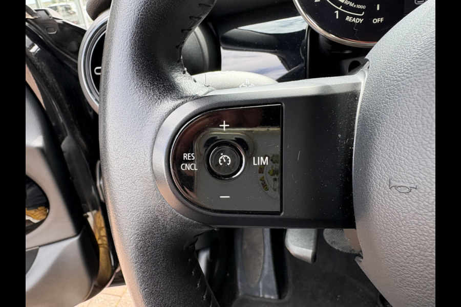 MINI 5-deurs 1.5 Automaat 136pk Cooper 5-drs. LEDER/NAVI/CARPLAY/CLIMA/PDC/LED