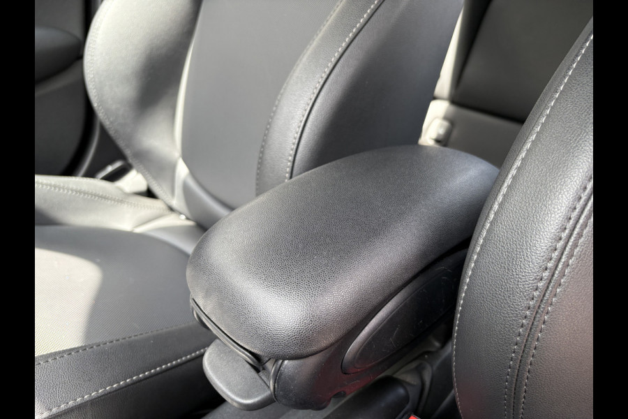 MINI 5-deurs 1.5 Automaat 136pk Cooper 5-drs. LEDER/NAVI/CARPLAY/CLIMA/PDC/LED