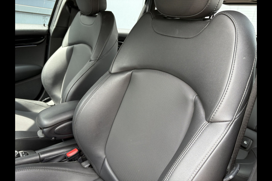 MINI 5-deurs 1.5 Automaat 136pk Cooper 5-drs. LEDER/NAVI/CARPLAY/CLIMA/PDC/LED