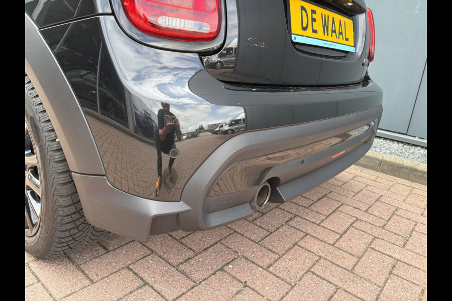 MINI 5-deurs 1.5 Automaat 136pk Cooper 5-drs. LEDER/NAVI/CARPLAY/CLIMA/PDC/LED