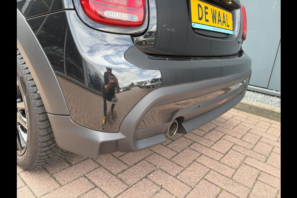 MINI 5-deurs 1.5 Automaat 136pk Cooper 5-drs. LEDER/NAVI/CARPLAY/CLIMA/PDC/LED