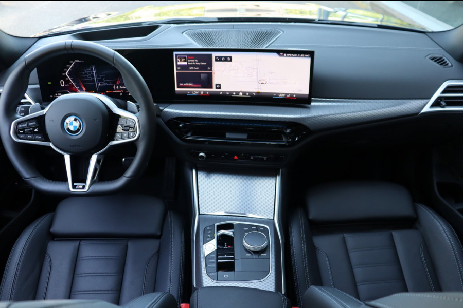 BMW 3 Serie 330E xDrive M-sport Pro Tansanitblau HUD ambiance verl. leer+vw stuurverw el.klep camera's