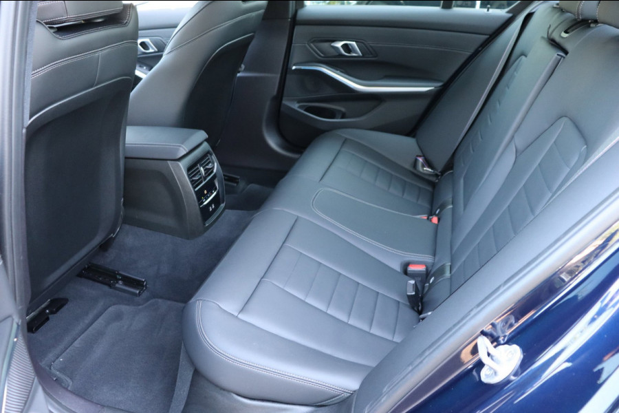 BMW 3 Serie 330E xDrive M-sport Pro Tansanitblau HUD ambiance verl. leer+vw stuurverw el.klep camera's