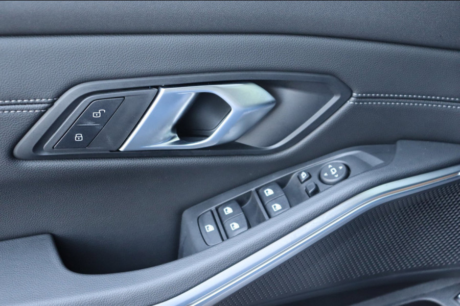 BMW 3 Serie 330E xDrive M-sport Pro Tansanitblau HUD ambiance verl. leer+vw stuurverw el.klep camera's