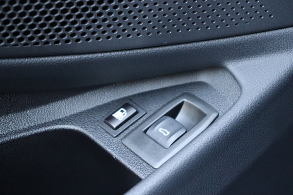 BMW 3 Serie 330E xDrive M-sport Pro Tansanitblau HUD ambiance verl. leer+vw stuurverw el.klep camera's