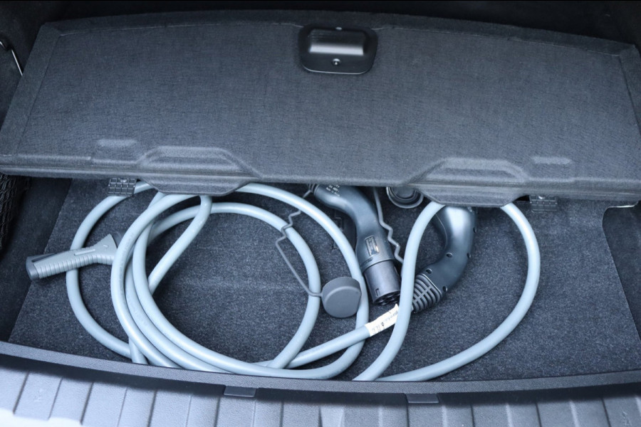 BMW 3 Serie 330E xDrive M-sport Pro Tansanitblau HUD ambiance verl. leer+vw stuurverw el.klep camera's