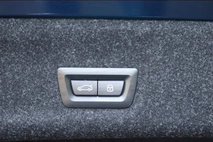 BMW 3 Serie 330E xDrive M-sport Pro Tansanitblau HUD ambiance verl. leer+vw stuurverw el.klep camera's