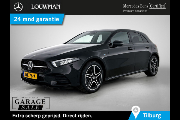 Mercedes-Benz A-Klasse 250 e AMG Plug-In Hybride AMG Line | Night Pakket | Sfeerverlichting |Stoelverwarming | Achteruitrijcamera | Ledkoplampen. Inclusief 24 maanden Mercedes-Benz Certified garantie voor Europa. garage-sale