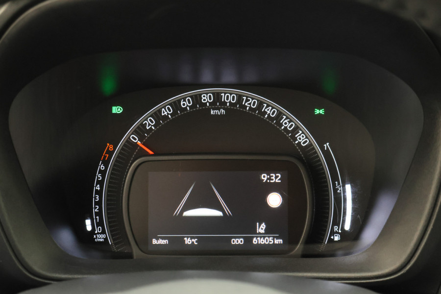 Toyota Aygo X 1.0 VVT-i MT Play Camera, Airco, Cruise, Apple Carplay, Rijstrooksensor, Elektrisch Pakket