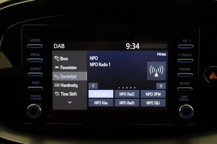 Toyota Aygo X 1.0 VVT-i MT Play Camera, Airco, Cruise, Apple Carplay, Rijstrooksensor, Elektrisch Pakket