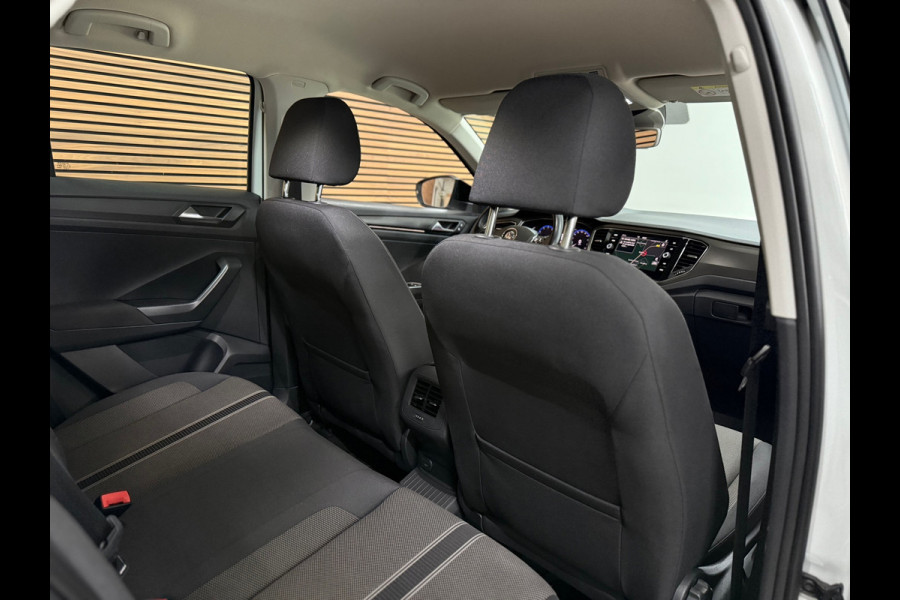 Volkswagen T-Roc 1.5 TSI Sport Business R-Line | LED | BEATS | Ambient | Virtual | 19inch Suzuka | Winterpakket | ACC |Licht+Zicht