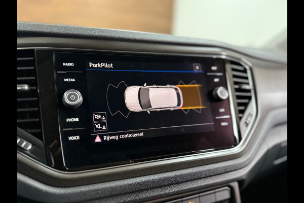 Volkswagen T-Roc 1.5 TSI Sport Business R-Line | LED | BEATS | Ambient | Virtual | 19inch Suzuka | Winterpakket | ACC |Licht+Zicht