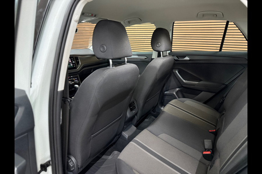 Volkswagen T-Roc 1.5 TSI Sport Business R-Line | LED | BEATS | Ambient | Virtual | 19inch Suzuka | Winterpakket | ACC |Licht+Zicht