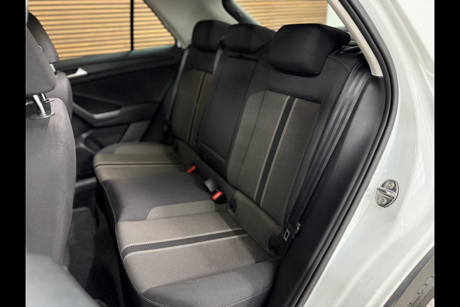 Volkswagen T-Roc 1.5 TSI Sport Business R-Line | LED | BEATS | Ambient | Virtual | 19inch Suzuka | Winterpakket | ACC |Licht+Zicht