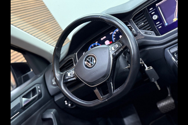 Volkswagen T-Roc 1.5 TSI Sport | Panorama | ACC | Virtual Cockpit | Camera | LED | Lane Assist | 2020