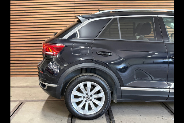 Volkswagen T-Roc 1.5 TSI Sport | Panorama | ACC | Virtual Cockpit | Camera | LED | Lane Assist | 2020