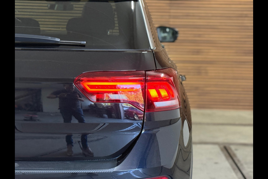 Volkswagen T-Roc 1.5 TSI Sport | Panorama | ACC | Virtual Cockpit | Camera | LED | Lane Assist | 2020
