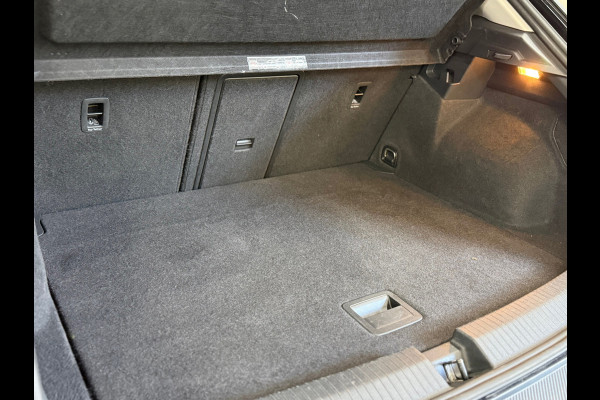 Volkswagen T-Roc 1.5 TSI Sport | Panorama | ACC | Virtual Cockpit | Camera | LED | Lane Assist | 2020