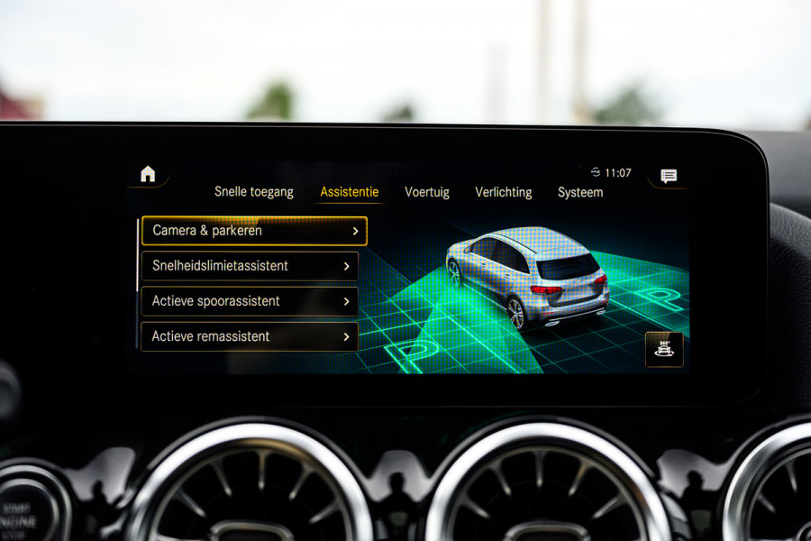 Mercedes-Benz B-Klasse 180 Business Solution AMG Pano/Sfeer/Camera/Memory