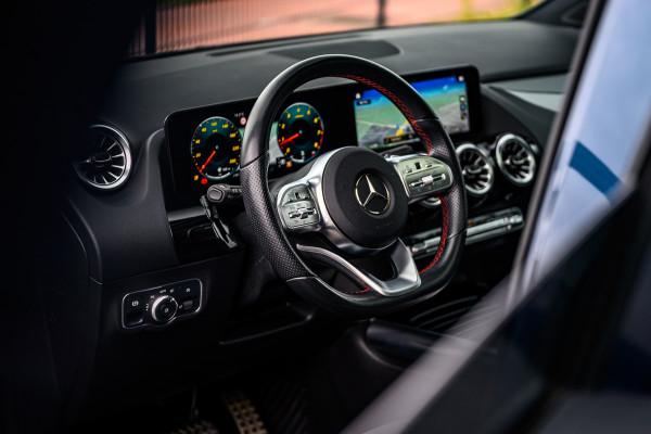 Mercedes-Benz B-Klasse 180 Business Solution AMG Pano/Sfeer/Camera/Memory