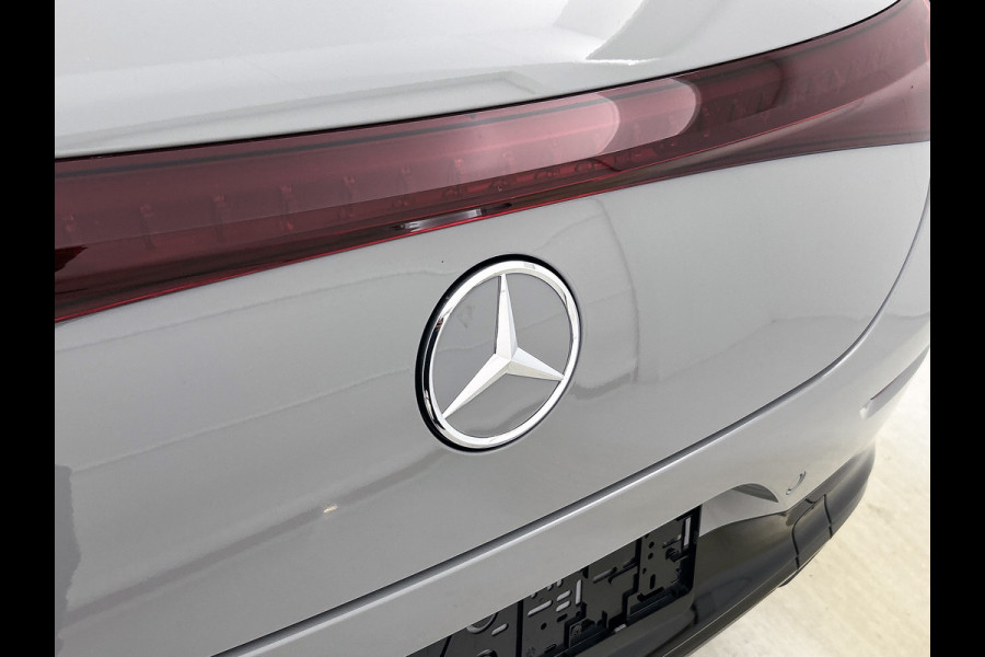 Mercedes-Benz CLA-Klasse Shooting Brake 180 Business Solution AMG | Premium pakket | Nightpakket | Sportstoelen | URBAN GUARD | Massage functie | 19" vijfspaaks lichtmetalen AMG-velgen | Warmtewerend, donkergetint glas |