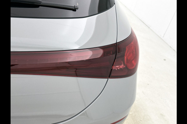 Mercedes-Benz CLA-Klasse Shooting Brake 180 Business Solution AMG | Premium pakket | Nightpakket | Sportstoelen | URBAN GUARD | Massage functie | 19" vijfspaaks lichtmetalen AMG-velgen | Warmtewerend, donkergetint glas |