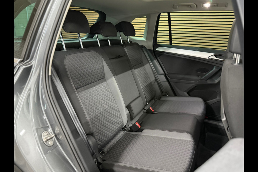 Volkswagen Tiguan 2.0 TSI 4Motion R-Line | Panorama | Keyless | LED | Elektrische Trekhaak | Winterpakket | 2018