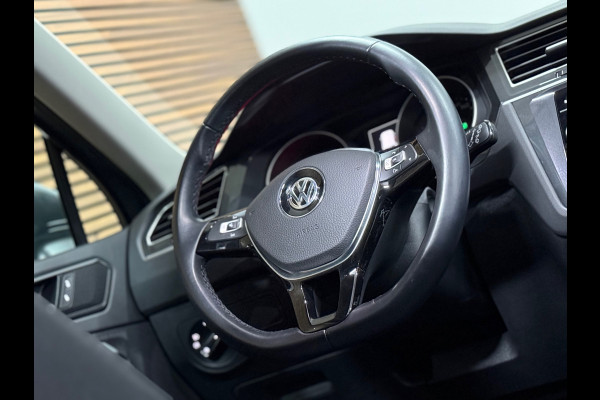Volkswagen Tiguan 2.0 TSI 4Motion R-Line | Panorama | Keyless | LED | Elektrische Trekhaak | Winterpakket | 2018