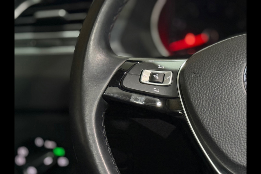 Volkswagen Tiguan 2.0 TSI 4Motion R-Line | Panorama | Keyless | LED | Elektrische Trekhaak | Winterpakket | 2018