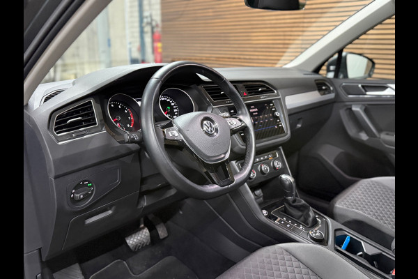 Volkswagen Tiguan 2.0 TSI 4Motion R-Line | Panorama | Keyless | LED | Elektrische Trekhaak | Winterpakket | 2018