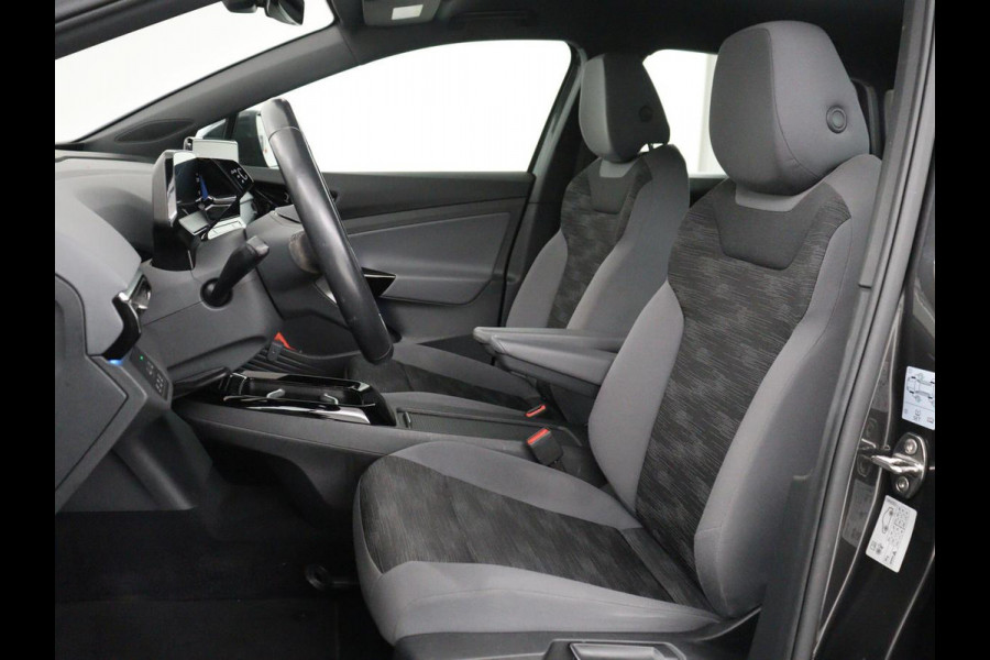 Volkswagen ID.4 Life 77 kWh | SOH 90.9% | Stoel & Stuurverwarming | Parkeerhulp | Adaptive cruise | navigatie | DAB+ | Carplay | Bluetooth | Climate control | Sfeerverlichting
