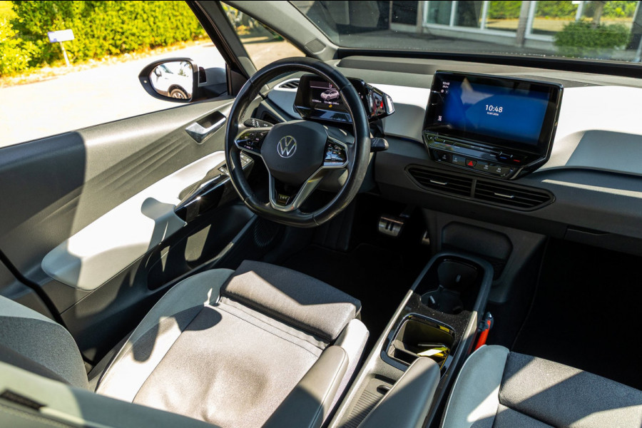 Volkswagen ID.3 First Plus 58 kWh Soh 89% I Panoramadak I Trekhaak I Cruise I Camera I Ergo Active I Zeer netjes
