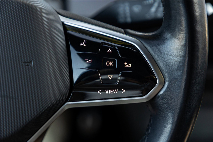 Volkswagen ID.3 First Plus 58 kWh Soh 89% I Panoramadak I Trekhaak I Cruise I Camera I Ergo Active I Zeer netjes