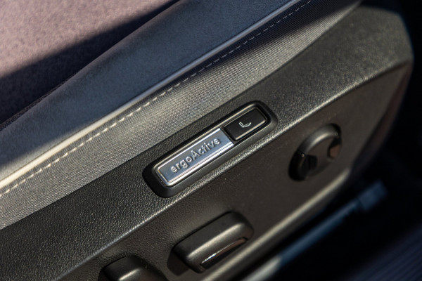 Volkswagen ID.3 First Plus 58 kWh Soh 89% I Panoramadak I Trekhaak I Cruise I Camera I Ergo Active I Zeer netjes