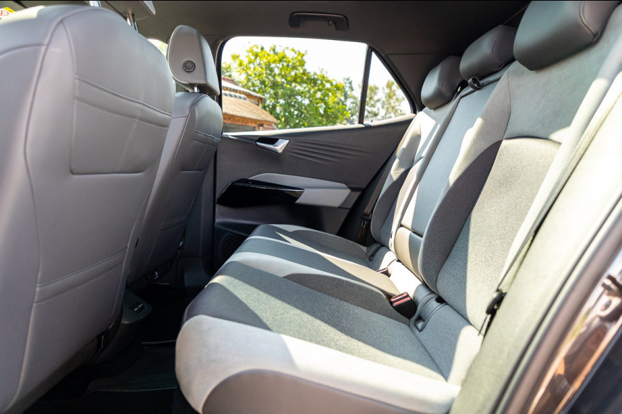 Volkswagen ID.3 First Plus 58 kWh Soh 89% I Panoramadak I Trekhaak I Cruise I Camera I Ergo Active I Zeer netjes