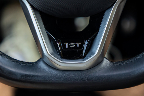 Volkswagen ID.3 First Plus 58 kWh Soh 89% I Panoramadak I Trekhaak I Cruise I Camera I Ergo Active I Zeer netjes