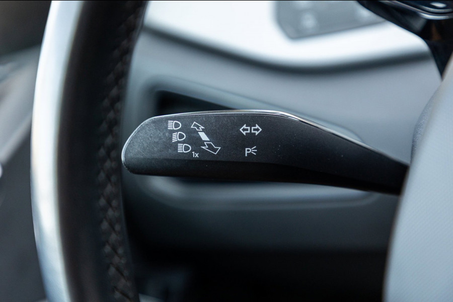 Volkswagen ID.3 First Plus 58 kWh Soh 89% I Panoramadak I Trekhaak I Cruise I Camera I Ergo Active I Zeer netjes