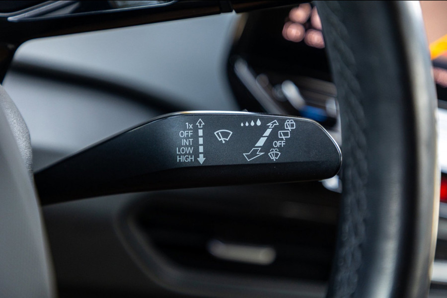 Volkswagen ID.3 First Plus 58 kWh Soh 89% I Panoramadak I Trekhaak I Cruise I Camera I Ergo Active I Zeer netjes